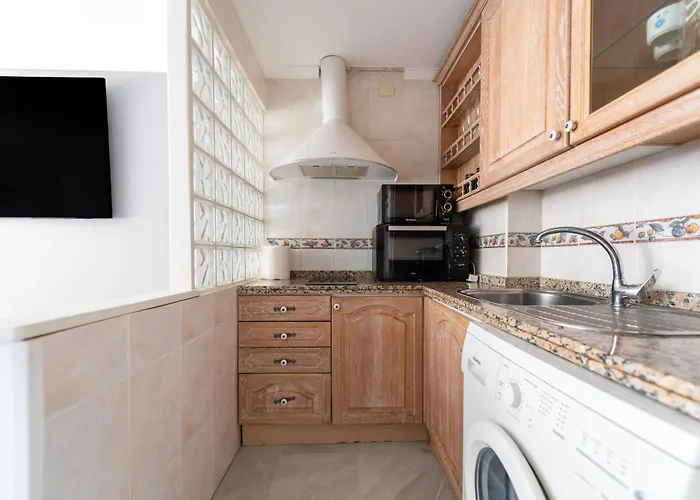 Apartamento Frente Al Mar Y Paseo Marítimo En El Centro Marbella